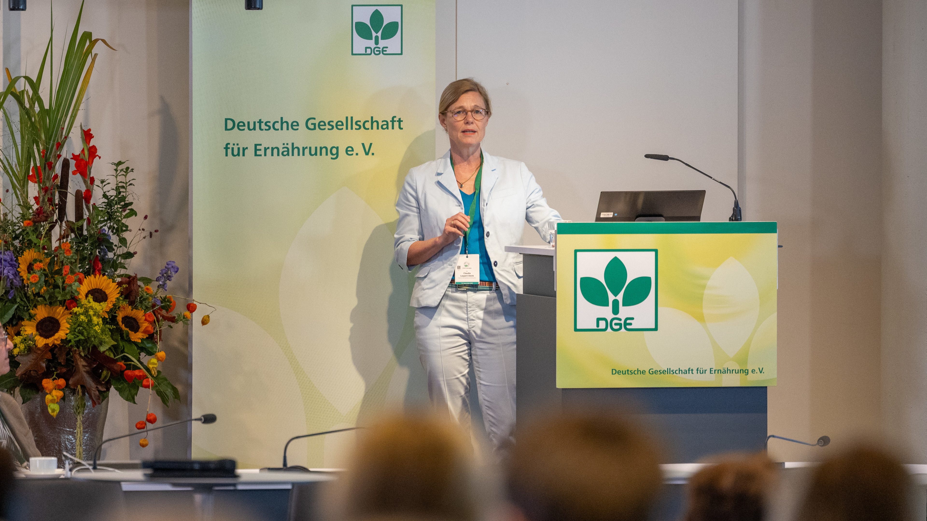 Dr. Claudia Laupert