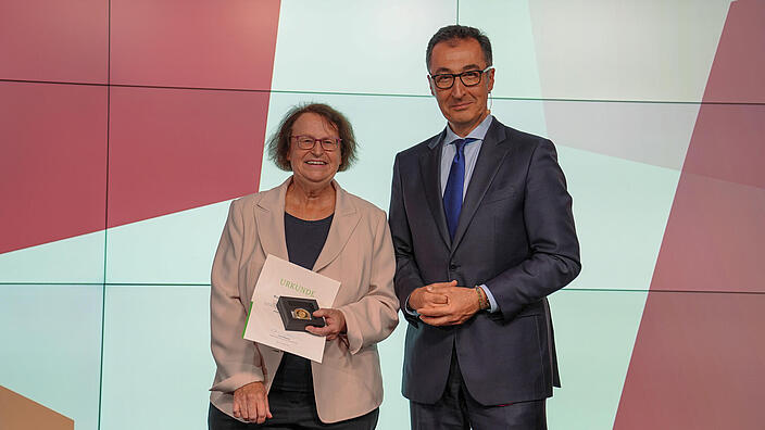 Prof. Ulrike Arens-Azevêdo und Bundesminister Cem Özdemir